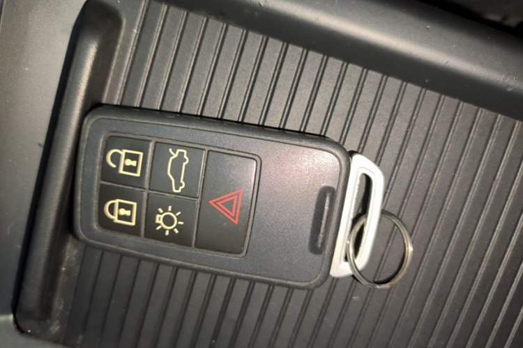Used Volvo V40 2014 2.0T Zhiya Edition Interior 1