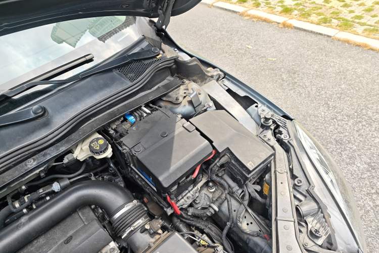 Used Volvo V40 2014 2.0T Zhiya Edition Interior 4