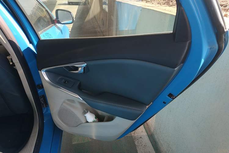 Used Volvo V40 2014 2.0T Zhiya Edition Interior 6