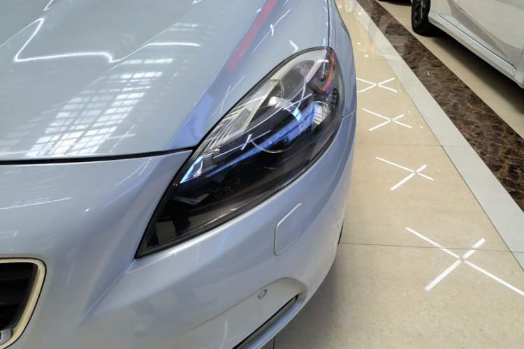 Used Volvo V40 2014 2.0T Zhiya Edition Left Front Headlight