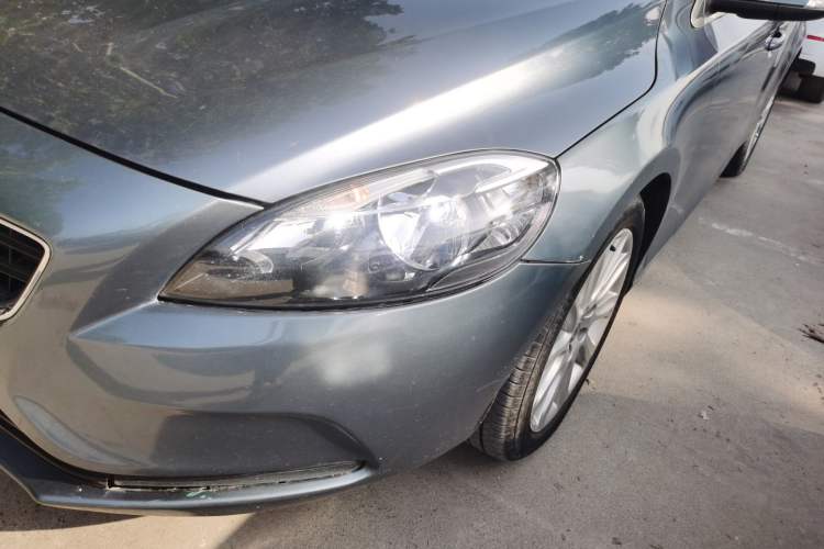 Used Volvo V40 2014 2.0T Zhiyi Version Left Front Headlight