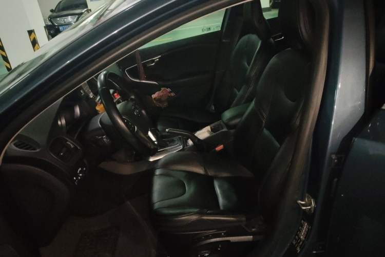 Used Volvo V40 2014 2.0T Zhiya Edition Left Front Seat