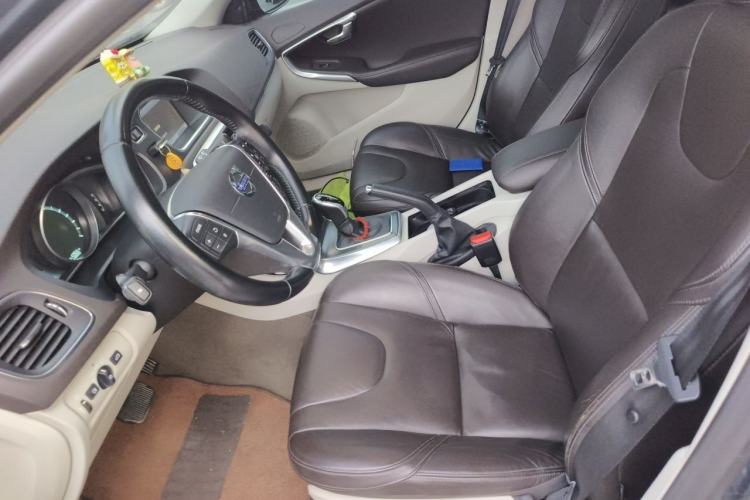 Used Volvo V40 2014 2.0T Zhiya Edition Left Front Seat