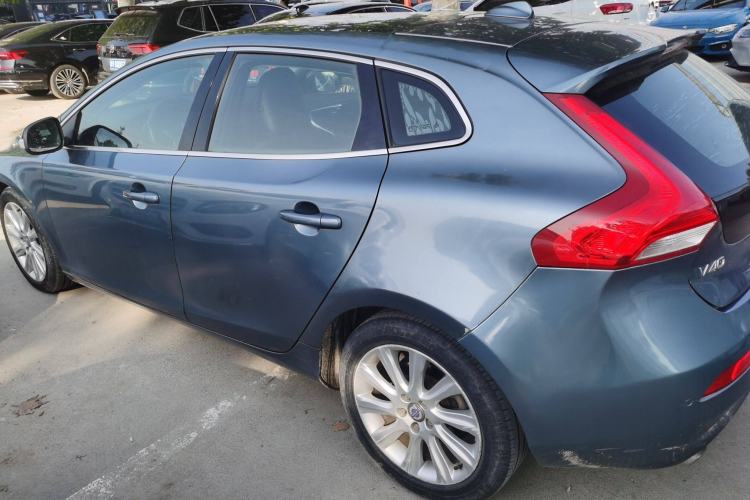 Used Volvo V40 2014 2.0T Zhiyi Version Left Side