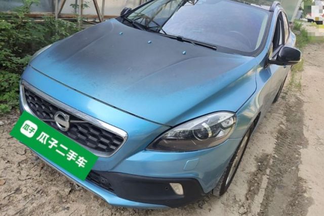 Used Volvo V40 2014 Cross Country T5 AWD Smart Luxury Edition