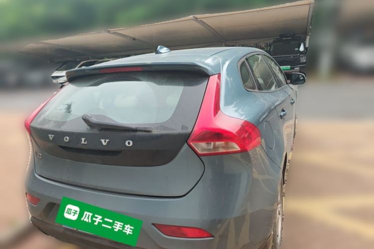 Used Volvo V40 2014 2.0T ZhiShang Version Rear