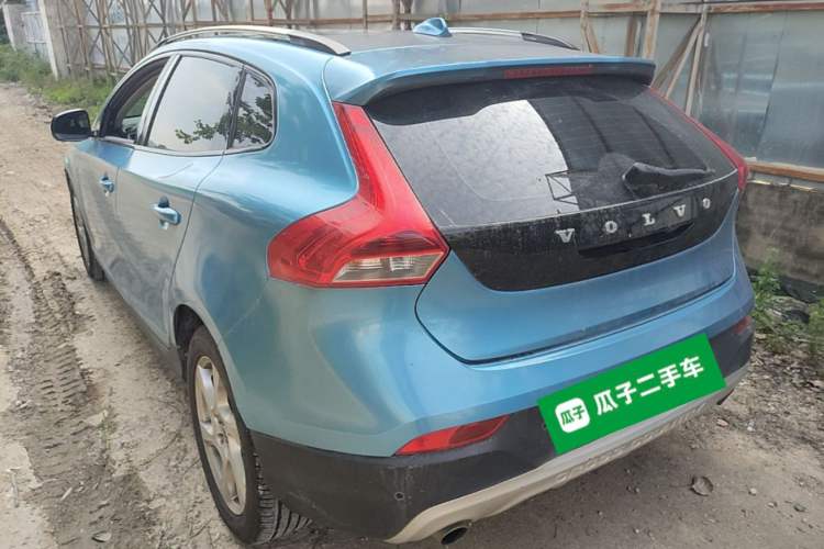 Used Volvo V40 2014 Cross Country T5 AWD Smart Luxury Edition Rear Left 45 Deg