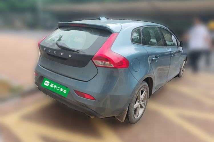 Used Volvo V40 2014 2.0T ZhiShang Version Rear Right 45 Deg