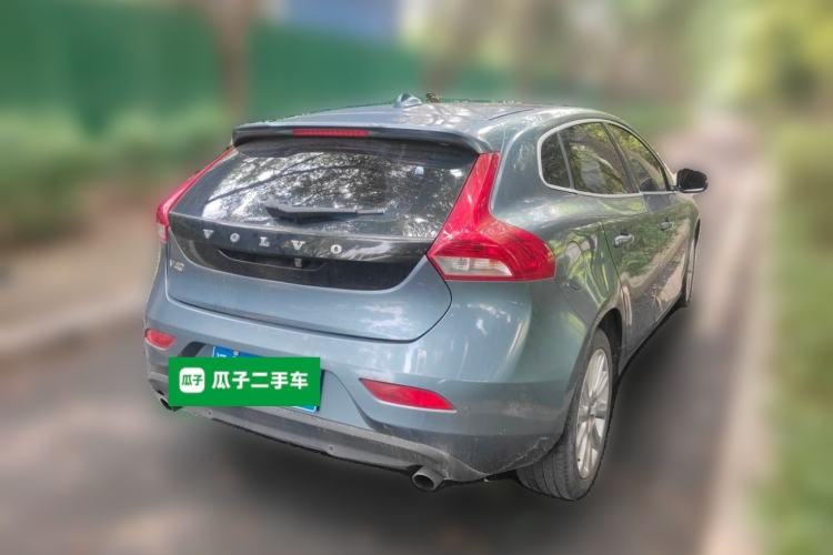 Used Volvo V40 2014 2.0T Zhiya Edition Rear Right 45 Deg