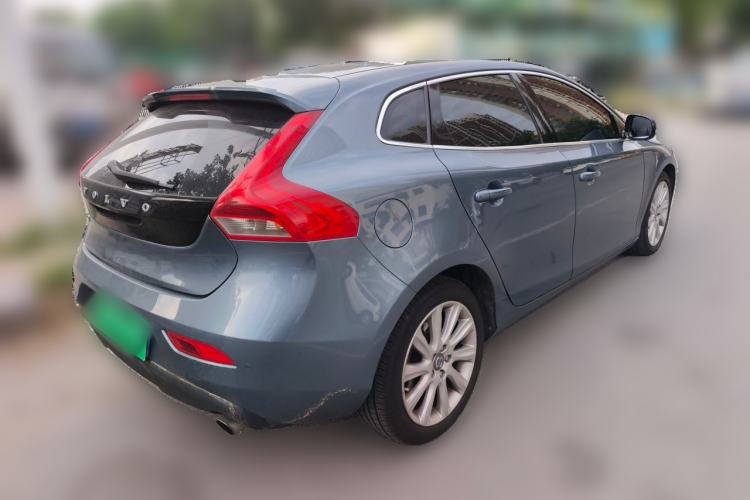 Used Volvo V40 2014 2.0T Zhiya Edition Rear Right 45 Deg