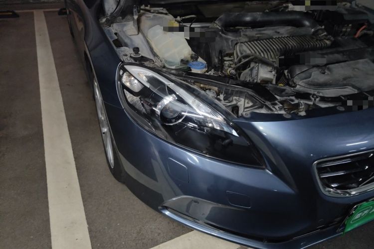 Used Volvo V40 2014 2.0T Zhiya Edition Right Front Headlight