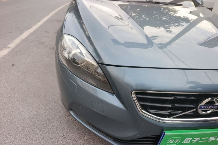 Used Volvo V40 2014 2.0T Zhiya Edition Right Front Headlight