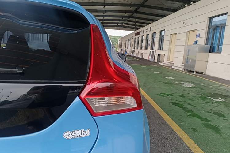 Used Volvo V40 2014 2.0T Zhiya Edition Right Rear Taillight