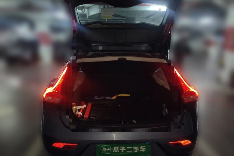 Used Volvo V40 2014 2.0T Zhiya Edition Trunk