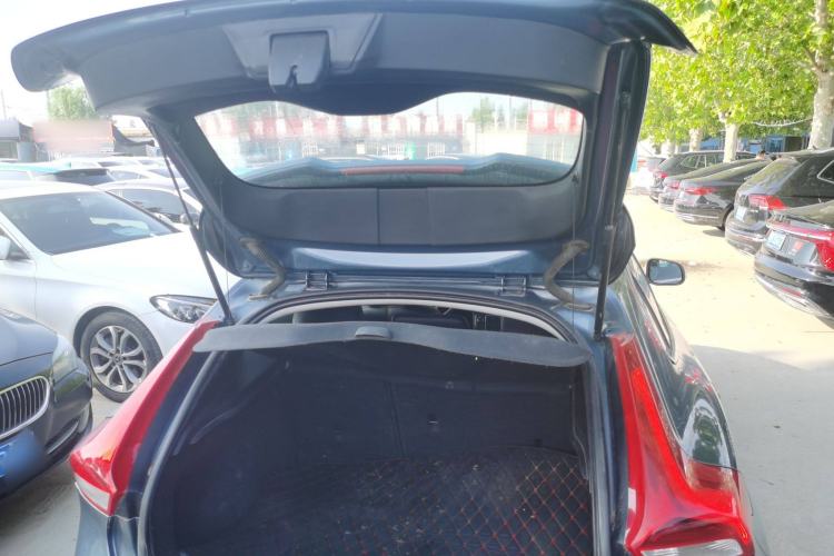 Used Volvo V40 2014 2.0T Zhiyi Version Trunk