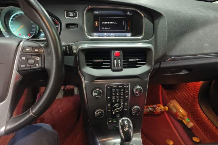 Used Volvo V40 2014 2.0T Zhiya Edition Audio And AC Panel