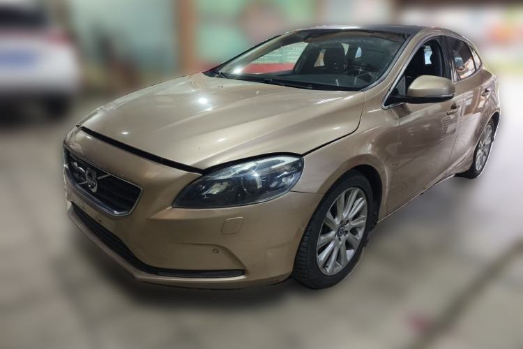 Used Volvo V40 2014 2.0T Zhiya Edition Guazi used car, China used car export, Used car for sale, Used cars, Cheapest cars for sale