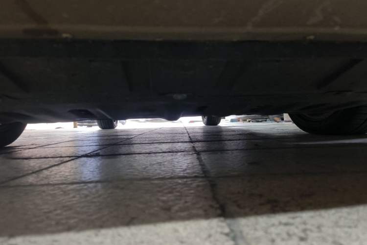 Used Volvo V40 2014 2.0T Zhiya Edition Chassis Front