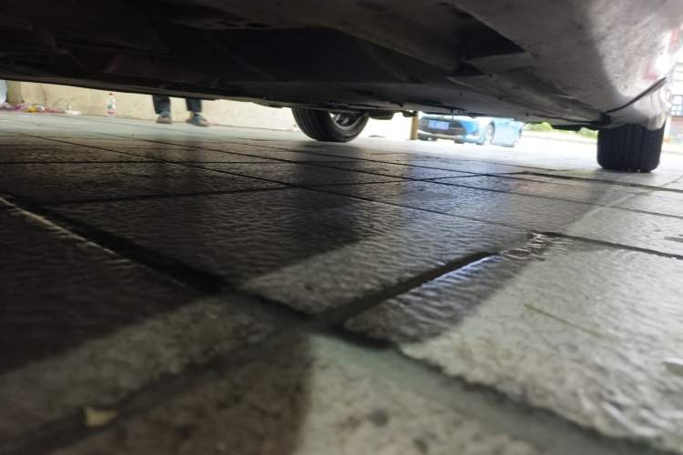 Used Volvo V40 2014 2.0T Zhiya Edition Chassis Front Left