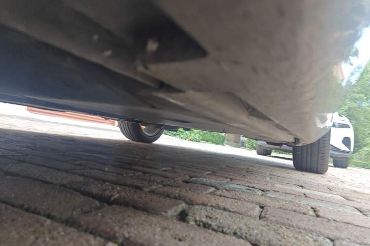 Used Volvo V40 2014 2.0T Zhiya Edition Chassis Front Left