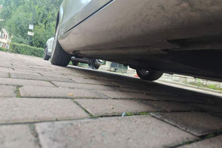 Used Volvo V40 2014 2.0T Zhiya Edition Chassis Front Right