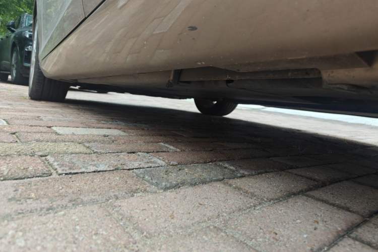 Used Volvo V40 2014 2.0T Zhiya Edition Chassis Rear Left