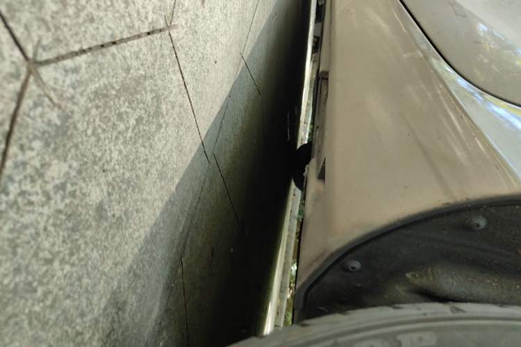 Used Volvo V40 2014 2.0T Zhiya Edition Chassis Rear Left
