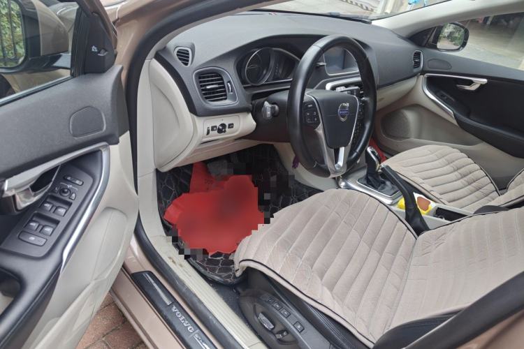 Used Volvo V40 2014 2.0T Zhiya Edition Driver Seat