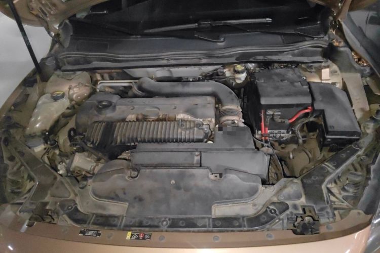 Used Volvo V40 2014 Cross Country T5 AWD Smart Luxury Edition Engine Bay