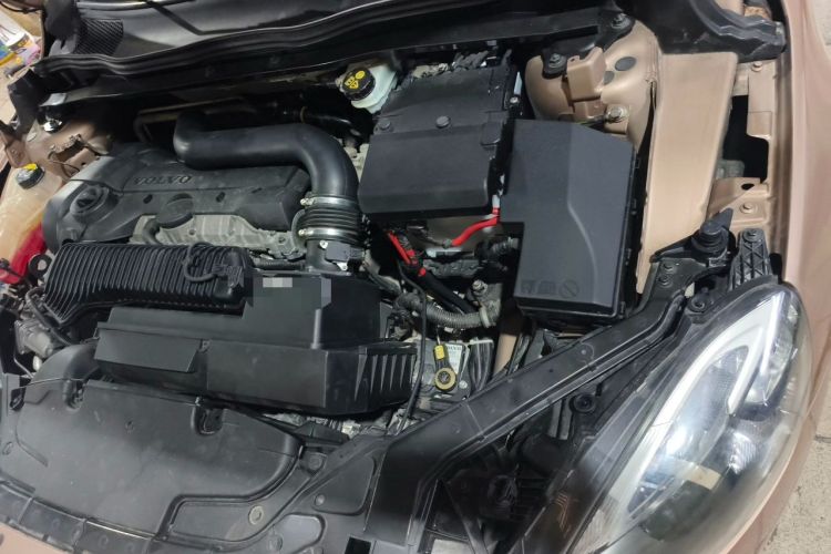 Used Volvo V40 2014 2.0T Zhiya Edition Engine Bay Left