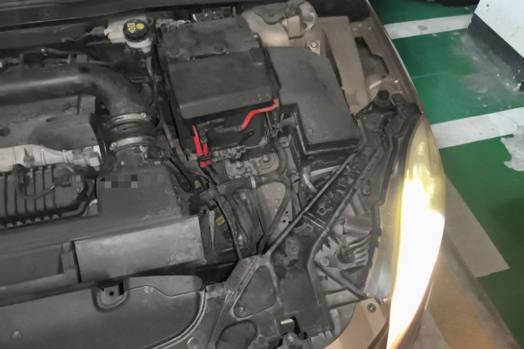 Used Volvo V40 2014 Cross Country T5 AWD Smart Luxury Edition Engine Bay Left