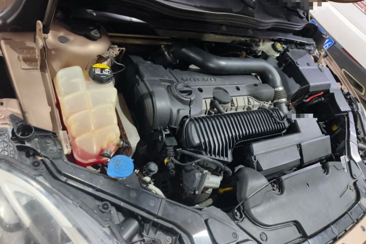 Used Volvo V40 2014 2.0T Zhiya Edition Engine Bay Right