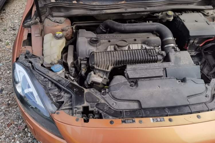 Used Volvo V40 2014 2.0T Zhiya Edition Engine Bay Right