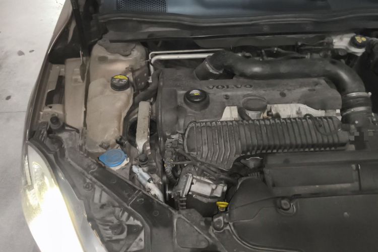 Used Volvo V40 2014 Cross Country T5 AWD Smart Luxury Edition Engine Bay Right