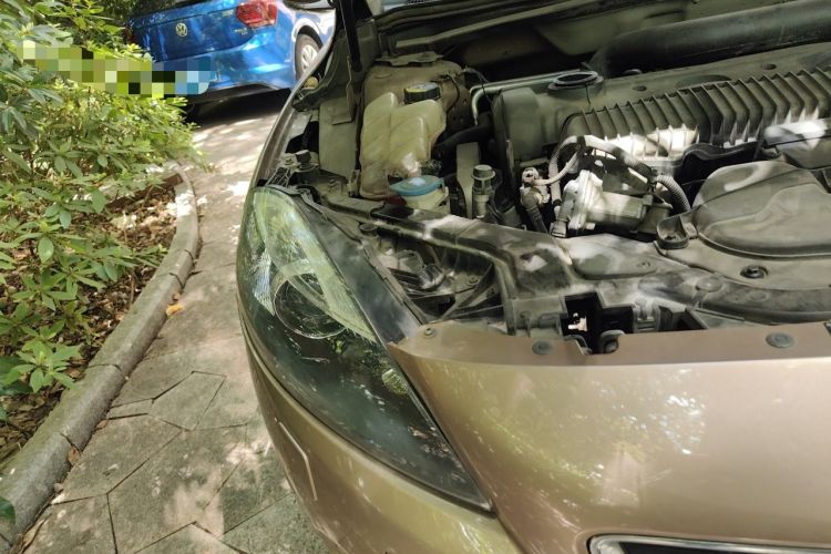Used Volvo V40 2014 2.0T Zhiya Edition Engine Bay Right