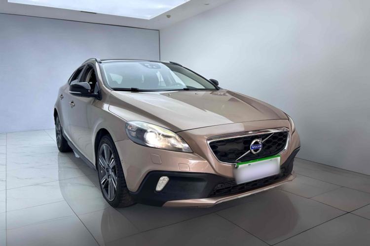 Used Volvo V40 2014 Cross Country T5 AWD Prestige Edition Exterior 1