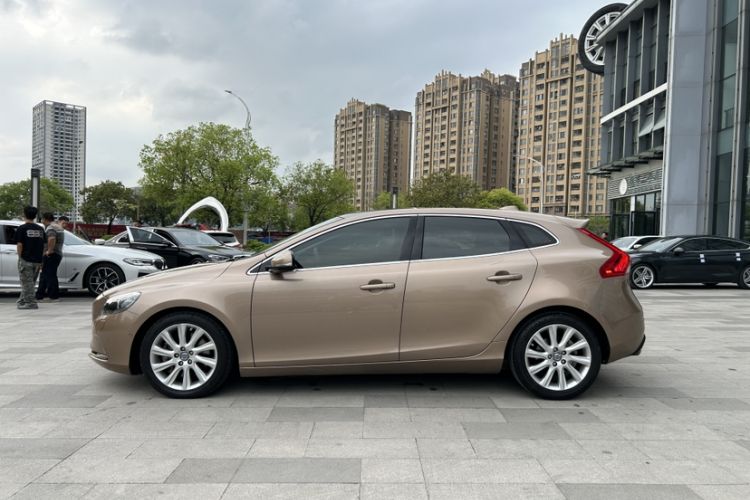 Used Volvo V40 2014 2.0T Zhiya Edition Exterior 5