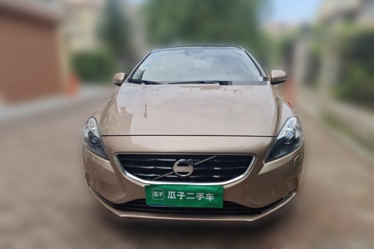 Used Volvo V40 2014 2.0T Zhiya Edition Front