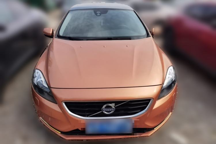 Used Volvo V40 2014 2.0T Zhiya Edition Front