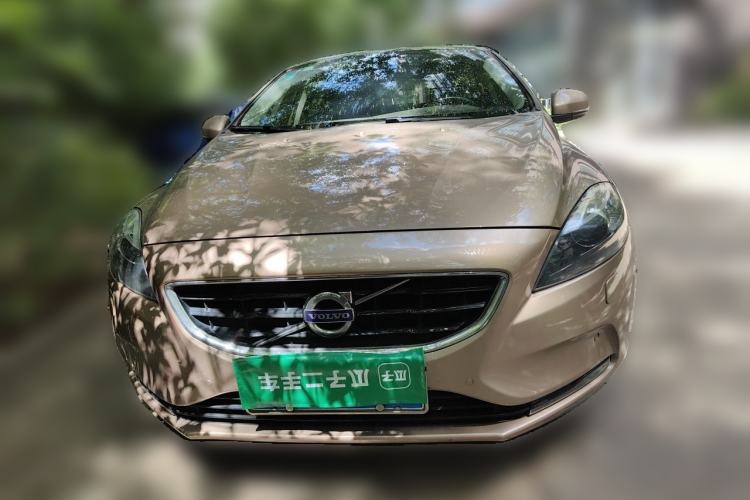 Used Volvo V40 2014 2.0T Zhiya Edition Front