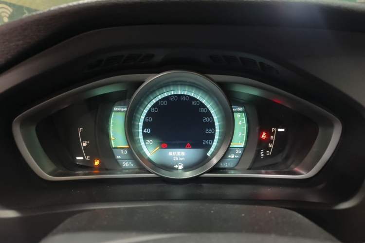 Used Volvo V40 2014 2.0T Zhiya Edition Instrument Cluster