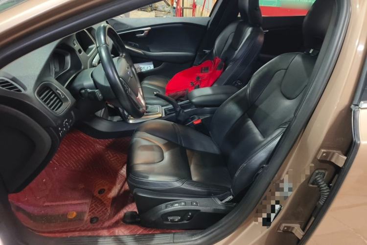 Used Volvo V40 2014 2.0T Zhiya Edition Left Front Seat