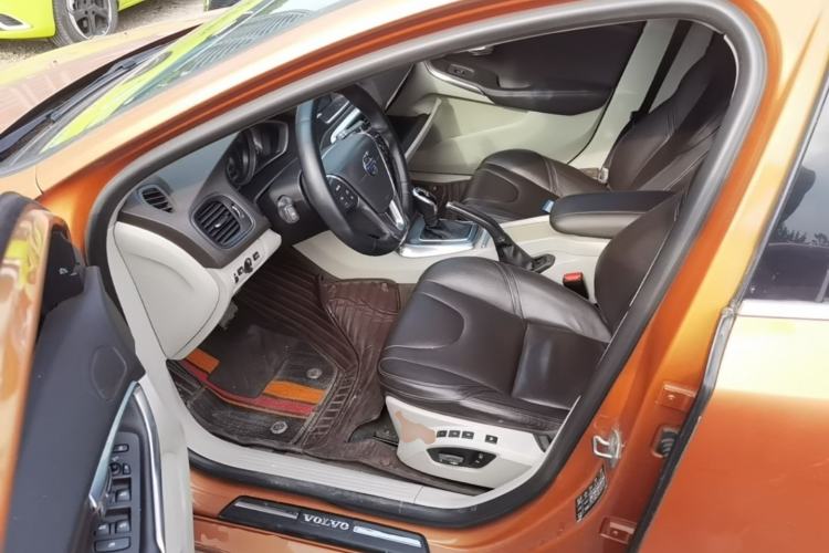Used Volvo V40 2014 2.0T Zhiya Edition Left Front Seat