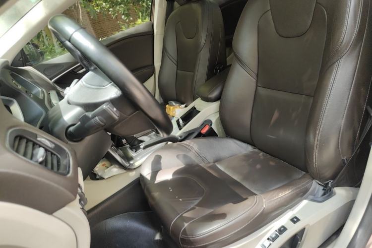 Used Volvo V40 2014 2.0T Zhiya Edition Left Front Seat