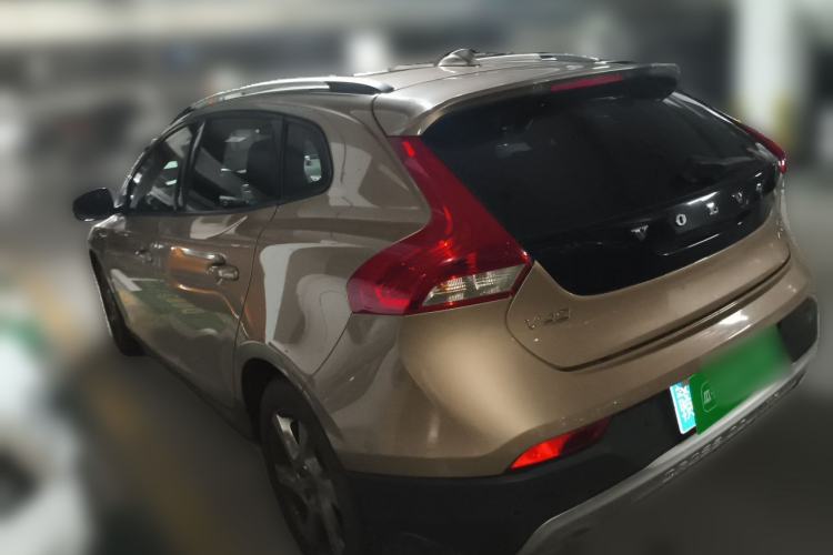 Used Volvo V40 2014 Cross Country T5 AWD Smart Luxury Edition Rear Left 45 Deg