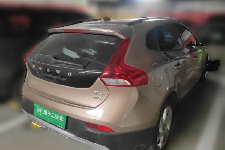 Used Volvo V40 2014 Cross Country T5 AWD Smart Luxury Edition Rear Right 45 Deg