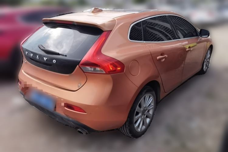 Used Volvo V40 2014 2.0T Zhiya Edition Rear Right 45 Deg