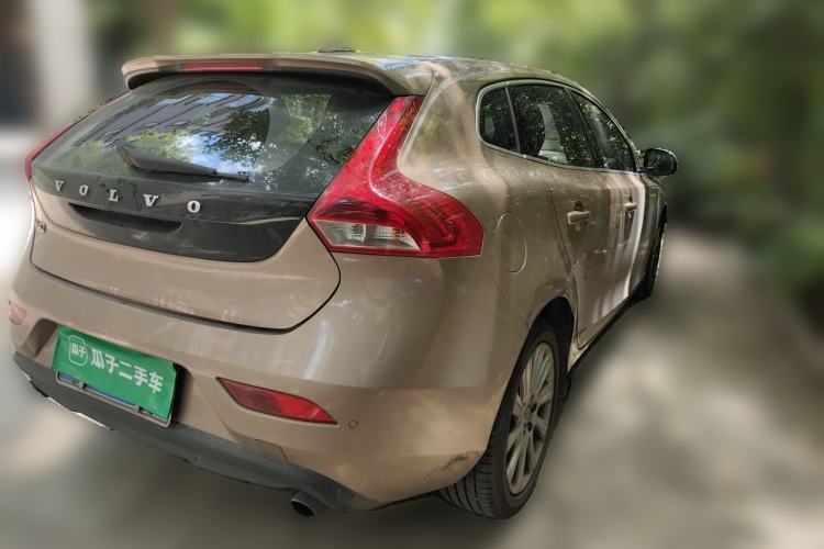 Used Volvo V40 2014 2.0T Zhiya Edition Rear Right 45 Deg