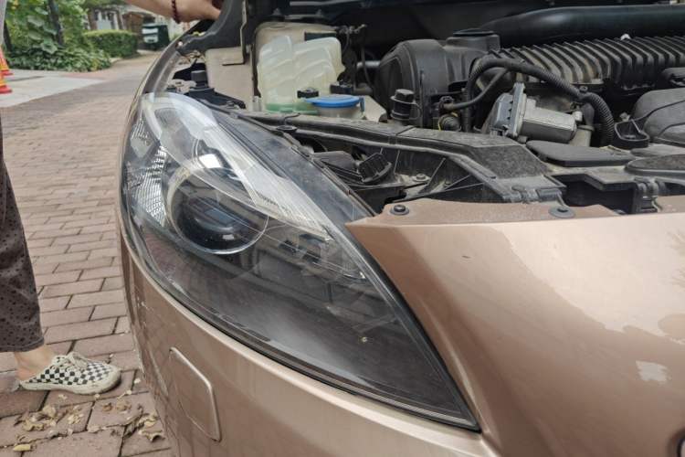 Used Volvo V40 2014 2.0T Zhiya Edition Right Front Headlight