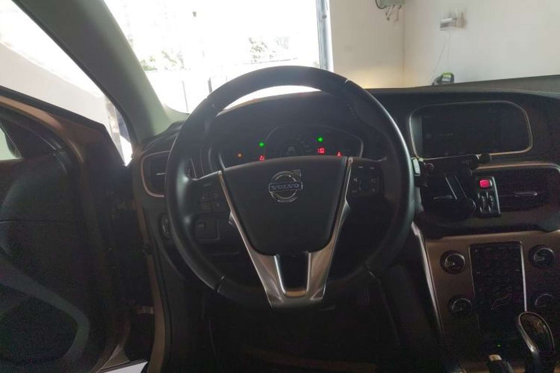 Used Volvo V40 2014 Cross Country 2.0T Zhiyi Edition Steering Wheel